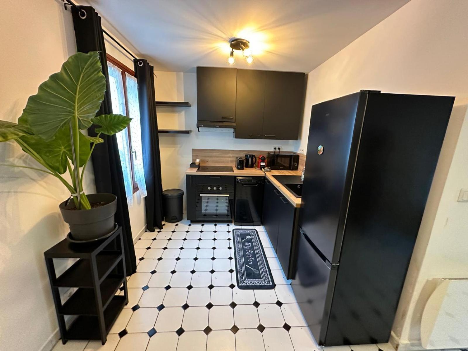 Agreable Appartement Dans Une Maison 생드니 외부 사진